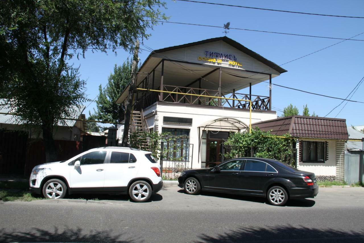 Отель Tiflis Алматы Экстерьер фото